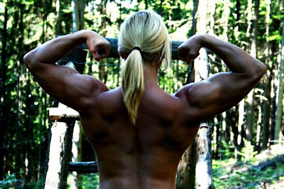 girls with muscle