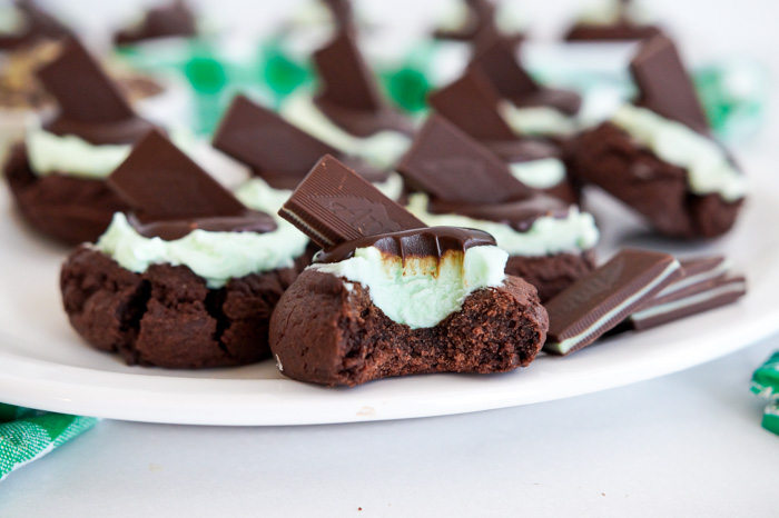 Grasshopper Cookies, chocolate mint cookies with bite