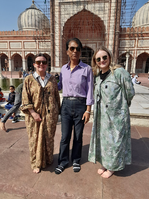 https://gowithharry.com/delhi-tour-guide/