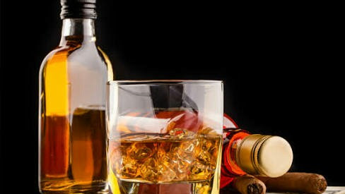 Patroli Malam, Polsek Sidomukti Amankan Puluhan Botol Miras Jenis Ciu