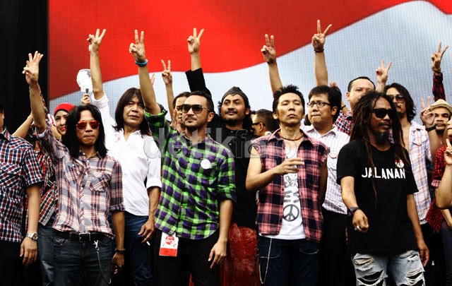 Slank Salam Dua Jari Lirik dan Chords 