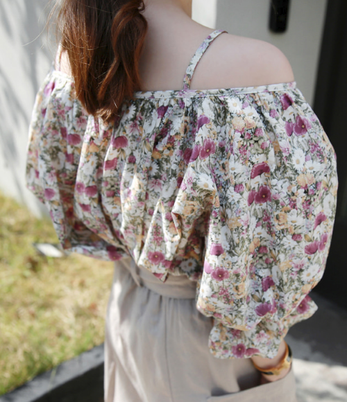 Floral Cold Shoulder Top