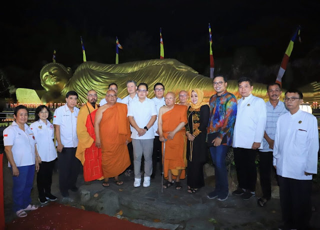 Hari Raya Trisuci Waisak 2568 BE yang digelar di Maha Vihara Mojopahit