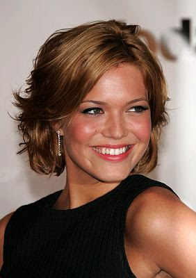 Mandy Moore - Short Layered Haircuts in  Winter 2010