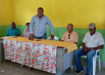  Ministerio  de Agricultura entrega tractor Asociación dé Productores Agrícola de Cabral y La Lista 