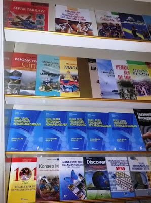 Contoh Gambar Sampul dan Isi Buku Untuk Perpustakaan Desa 