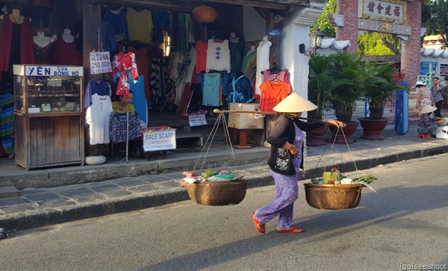 Street vendors in Hoi An. A common sight.