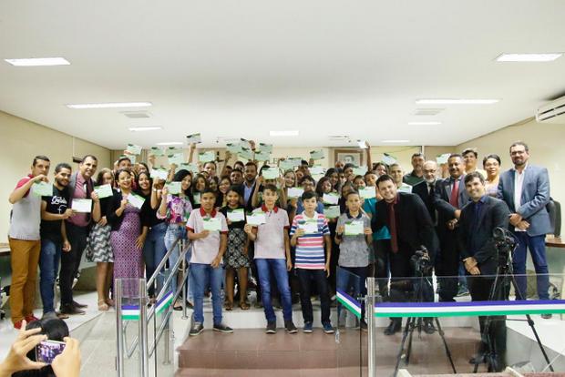 Reunião da Câmara é encerrada com entrega de certificados dos cursos do Cidatec