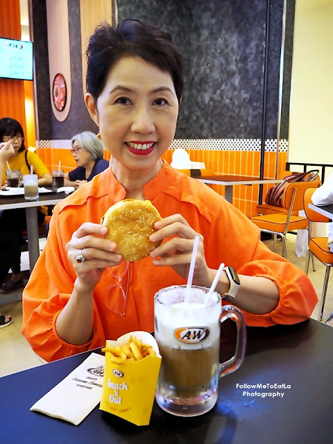 A&W Malaysia Brand New RedHot Burger, Cheesy O'Chips, dan Makanan Penutup Gula Melaka