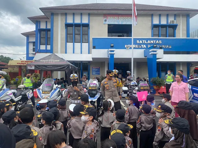 Pembelajaran Tentang Tata Tertib Sejak Dini, Satlantas Polresta Banyumas Gelar Program Polisi Sahabat Anak