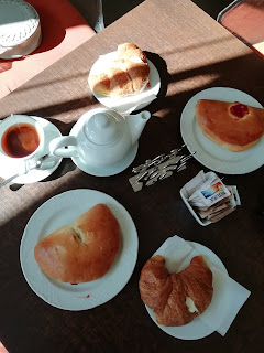 Breakfast, sicilia, calzone, cornetto, kawiarnia, Ragusa