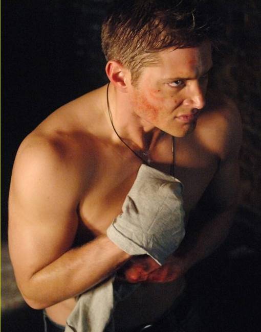  Supernatural hunk actor Jensen Ackles shirtless pictures