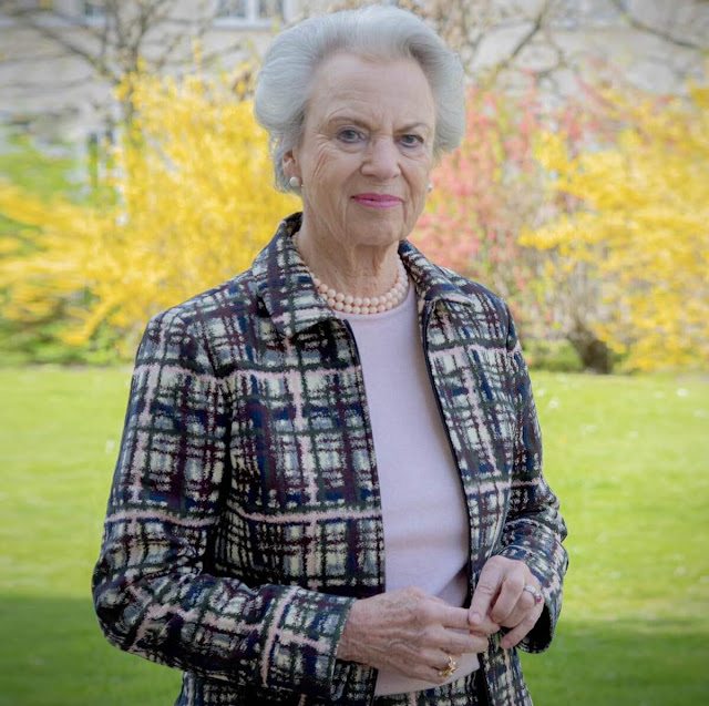 Princess Benedikte wore a tweed jacket and pearls necklace. Queen Margrethe of Denmark and Queen Anne-Marie of Greece
