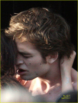 robert pattinson kristen stewart new moon. kristen stewart and robert