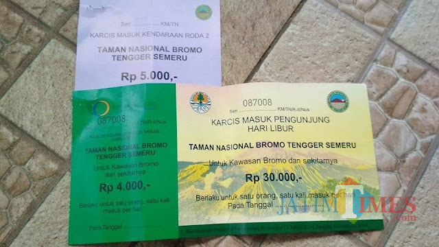 10 Tips Perlengkapan Persiapan Pendakian Gunung Tektok - Untuk Membayar Tiket Masuk Gunung