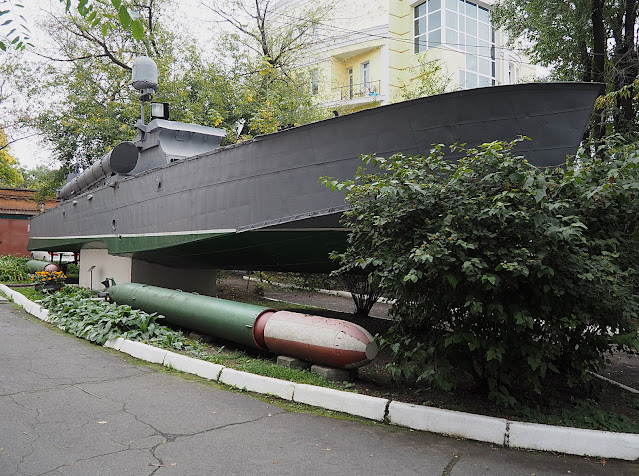 Россия, Владивосток - двор музея Тихоокеанского флота (торпедный катер)