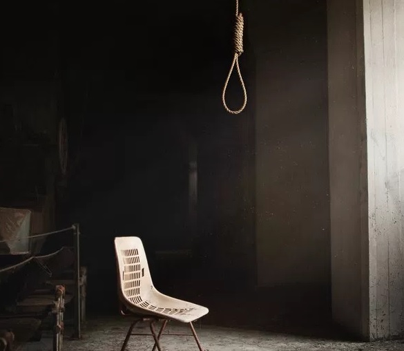 22 years old committed suicide in Tirana by hanging himself