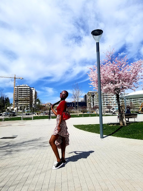 Assymmetrical Skirt Outfit For The Perfect Casual Look