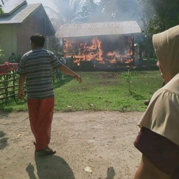 Saat Ditinggal Kerja, Satu Unit Rumah Dusun Ujung Tanjung Ludes Dilalap Si Jago Merah