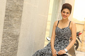 shraddha das glamorous photos-thumbnail-8