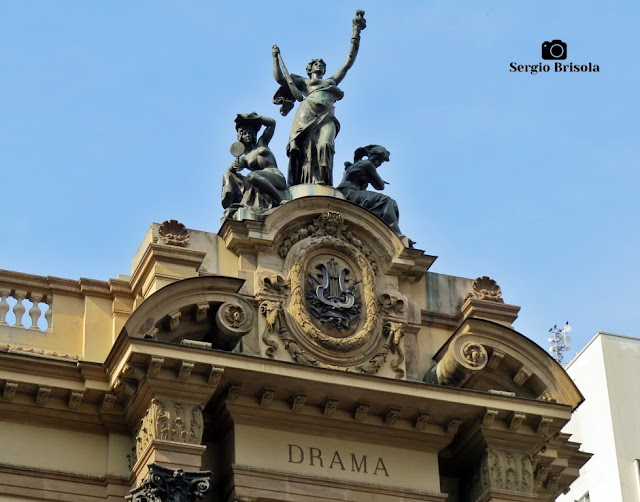 Close-up do Grupo escultórico Drama - Teatro Municipal SP - São Paulo