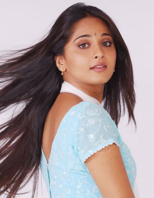 anushka in photos