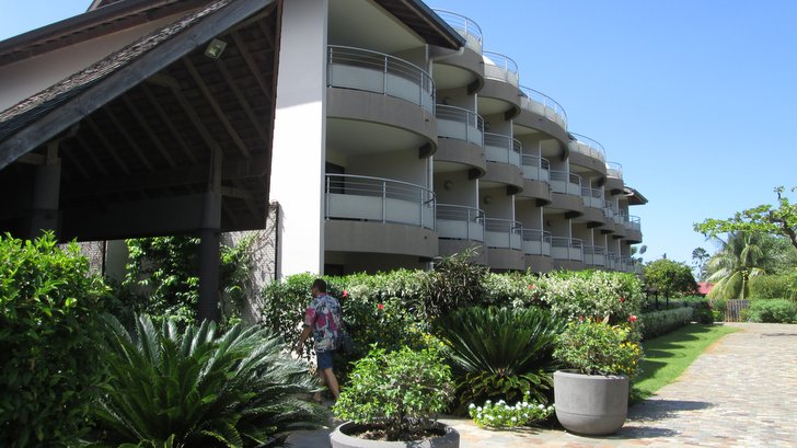 Facades et balcons du Manava Suite Resort Tahiti