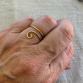 Single Curl Wave Wire Ring Project by Lisa Yang Jewelry