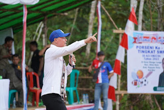 Buka Porseni Sambil Tinjau Akses Jalan di Silat Hulu