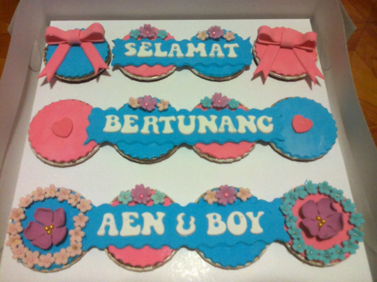 Cupcake Fully Fondant RM60 ke atas