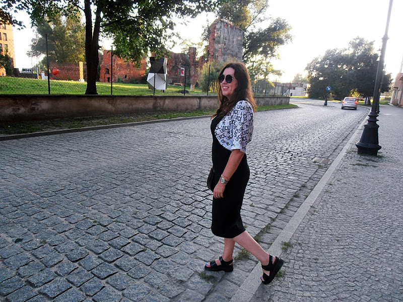 Torba Dr Martens i spódnica Asos/  Dr Martens bag  and Asos skirt