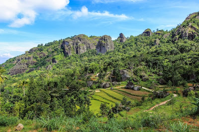 Gunung Api Purba Nglangeran- Menikmati Gemerlap Kota Jogja Dari Ketinggian