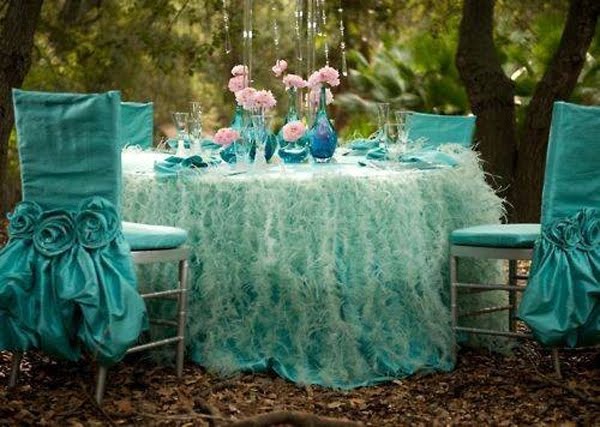 Turquoise just as romantic as soft pink Table setting via pinterest