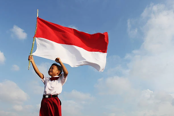 Puisiku untuk Indonesia: Tiang Negeri yang Sedang Kesepian