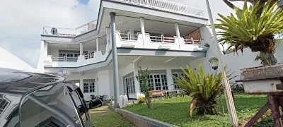 Tampak Depan Villa