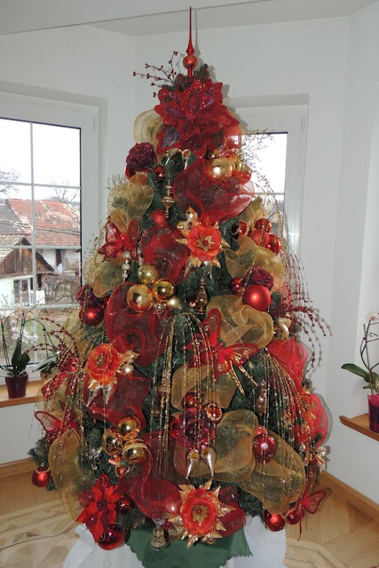 50 Desain Pohon Natal Yang Menarik Untuk Perayaan Natal