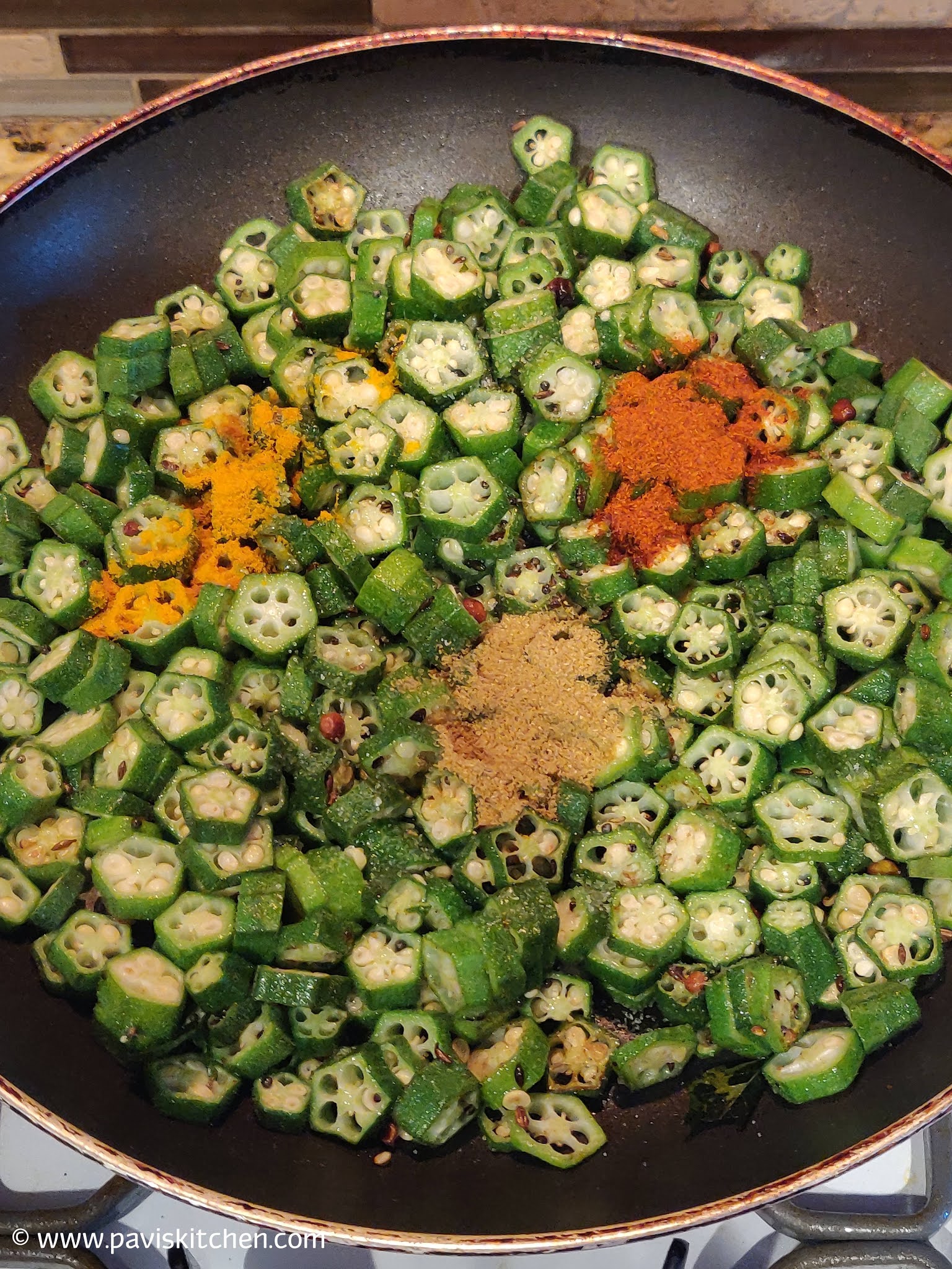 Vendakkai Poriyal Recipe | Bendakai Palya | Okra Curry | Bhindi fry