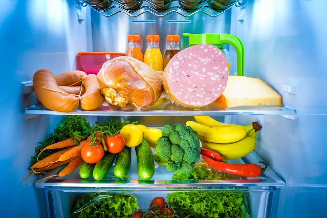 Best practices for raw meat storage in an organized refrigerator