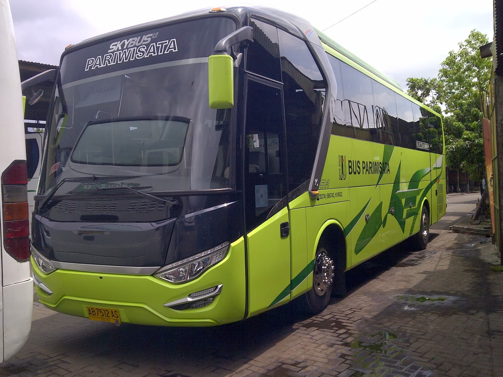 perusahaan sewa bus pariwisata jogja