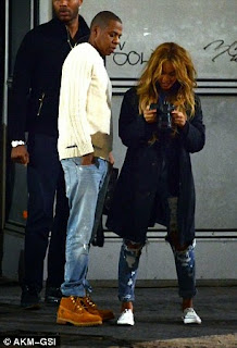 Beyonce And Jay Z Take A Romantic Stroll In The City Of Florence, Italy