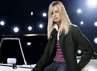 Karolina Kurkova Wallpapers Free Download