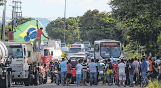 Governo estuda ‘bolsa caminhoneiro’ contra alta do diesel sem interferir na Petrobras