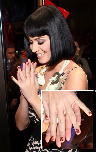 katy perry nail polish collection. Katy Perry - her nail deseigns