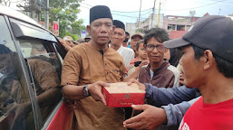 Jumat Berkah, Media Investigasi Group Bagikan Takjil 250 Nasi Kotak Kepada masyarakat Fakir Miskin dan Anak Yatim Di Tembilahan