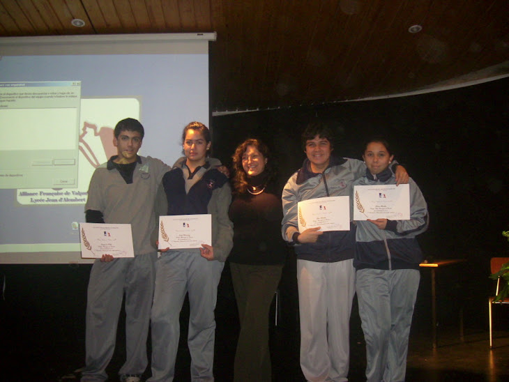 EXPOSITORES JUNTO A PROFESORA GUIA