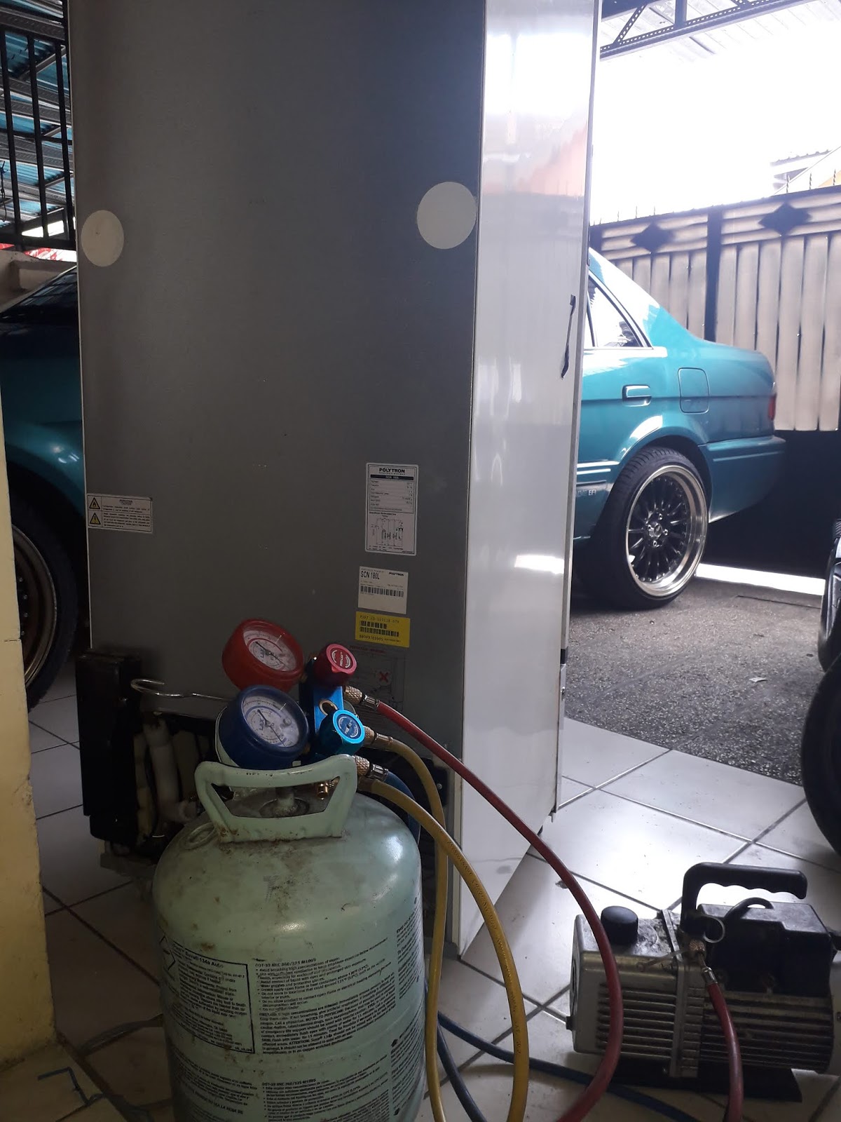 ISI FREON DAN SERVICE KULKAS DI MALANG