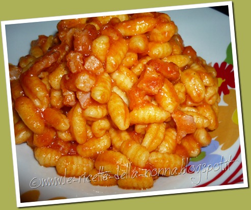 Malloreddus con sugo di pomodoro e pancetta fresca (8)