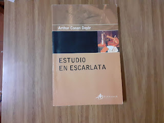 Libro Estudio en escarlata de Arthur Conan Doyle