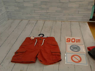 中古品　子供服　９０㎝　赤　ハーフパンツ　１００円