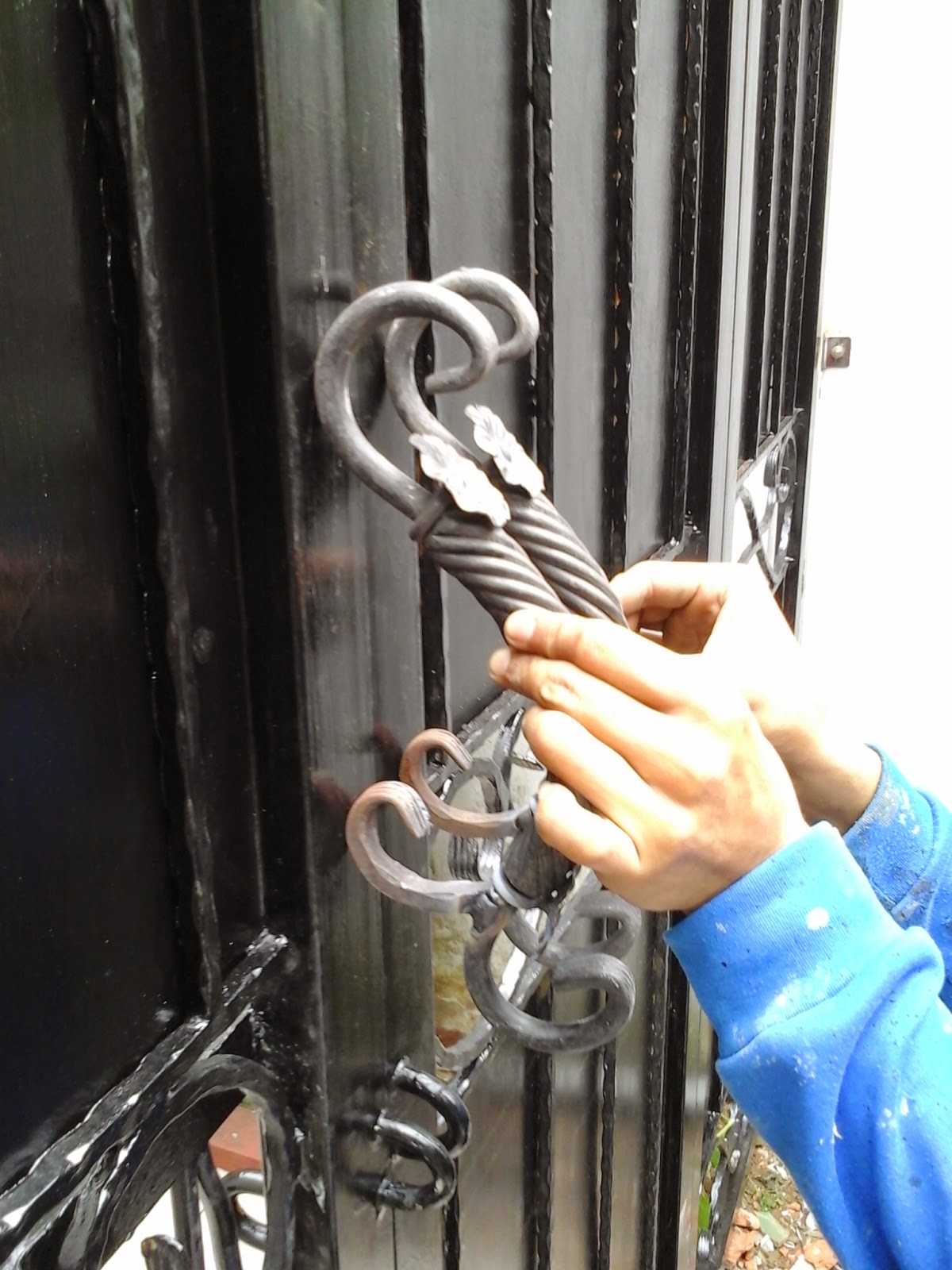 pegangan pintu  handle  wrought iron besi  tempa sederhana 